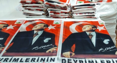 Osmangazi’den vatandaşlara Türk Bayrağı