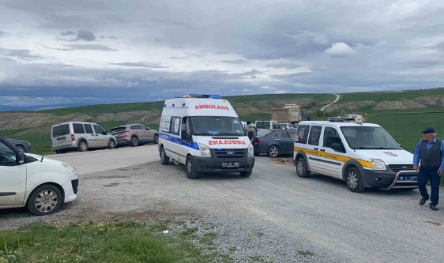 Otomobil içerisinde başından vurulmuş halde bulundu