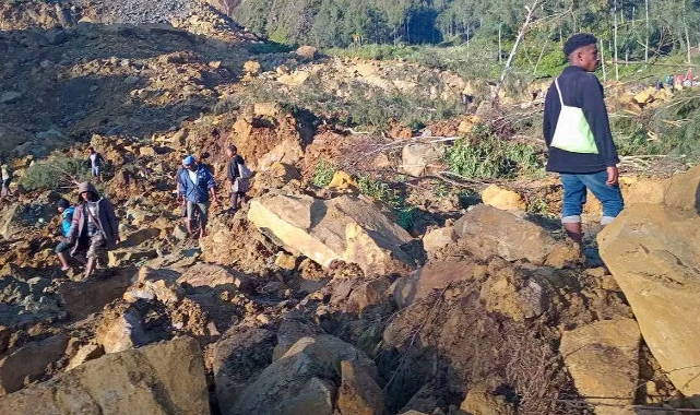 Papua Yeni Gine'de toprak kayması