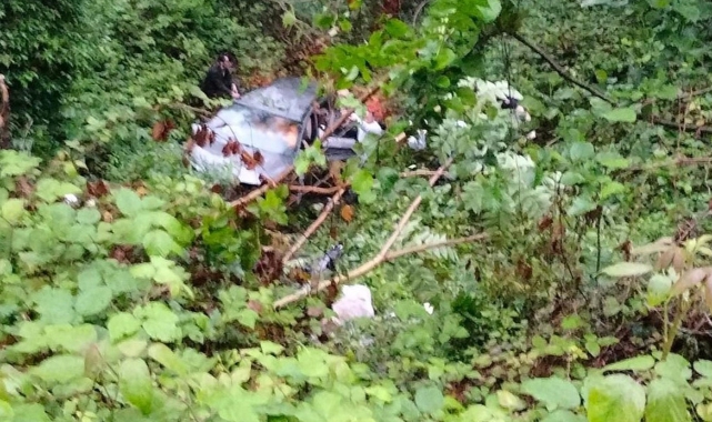 Rize’de gelin arabası şarampole uçtu: 5 yaralı