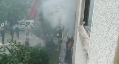 Yangında mahsur kalan kadın son anda kurtarıldı