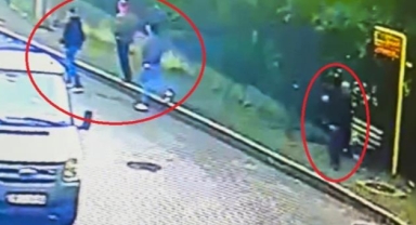 Yaşlı adamın parasını “tantanacılık” yöntemiyle çaldılar
