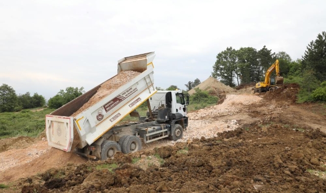 Yeniceköy Mahallesinde yeni yollar açılıyor