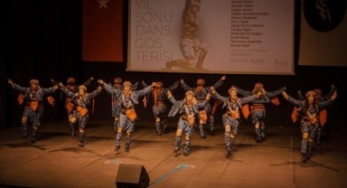 1 yıl boyunca gördükleri eğitim sanatseverlerle buluştu