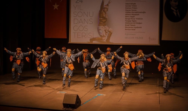 1 yıl boyunca gördükleri eğitim sanatseverlerle buluştu