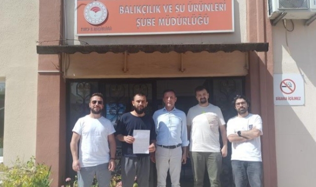 165 santimetrelik balık tutan iki arkadaşa para cezası