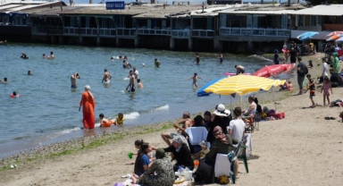 Bayram tatilinin son gününde plajlar doldu taştı