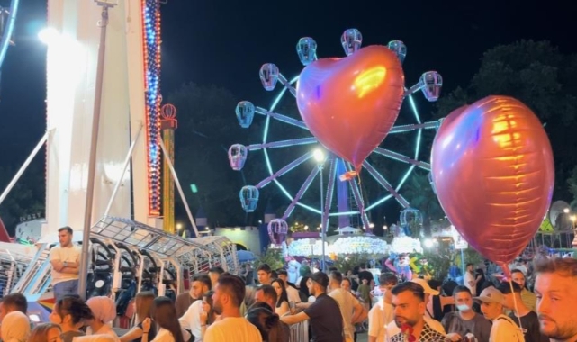 Bayramın ilk günü lunapark doldu taştı