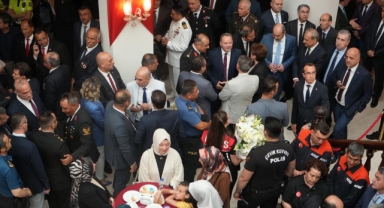 Bursa protokolü bayramlaştı