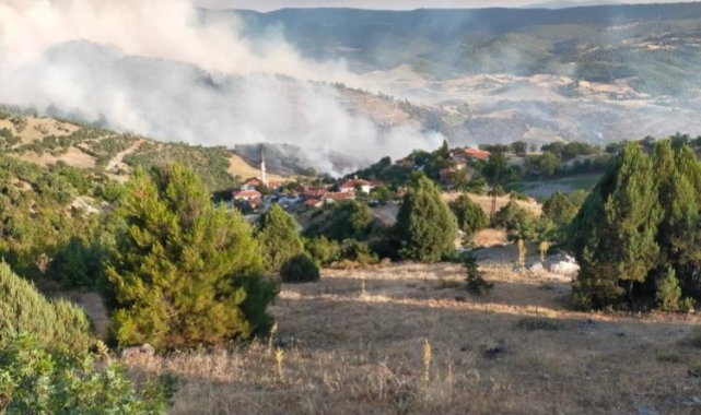 Büyükorhan'da yangın köyleri tehdit ediyor
