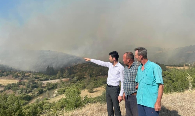 Büyükorhan'da yangına havadan müdahale sürüyor