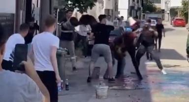 Damadı baştan aşağıya boyaya buladılar
