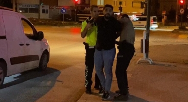 Dur ihtarına uymadı, motosikleti bırakıp kaçtı
