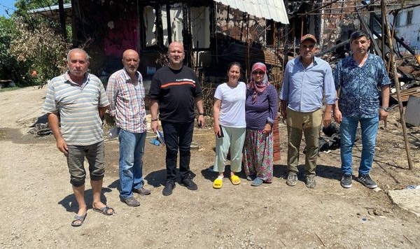 Evi yanan aileye Büyükşehir desteği
