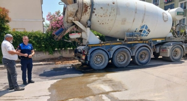Gemlik'te sokağa beton döken firmaya ceza kesildi