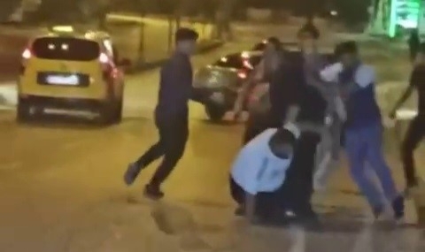 Gruplar arası kavgada sokak ringe döndü