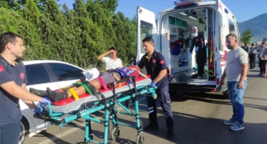 Hafif ticari araç ile motosiklet çarpıştı: 1 yaralı