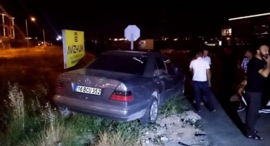 İki kişinin yaralandığı kaza kamerada