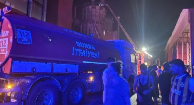 İnegöl'de sandalye fabrikasında yangın