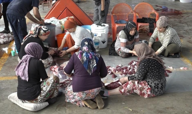 Kadın kasaplar iş başında