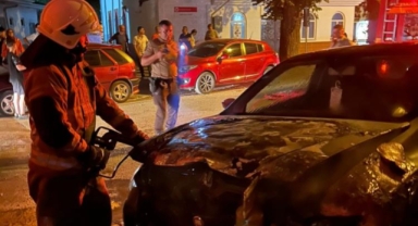 Kendi kendine çalıştı, alev alıp yandı