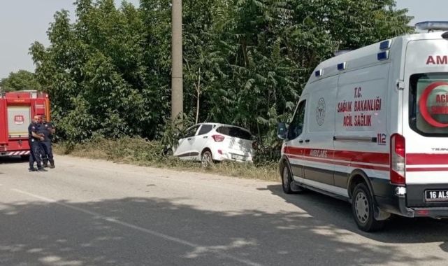 Kontrolden çıkan otomobil direğe çarptı: 1 yaralı