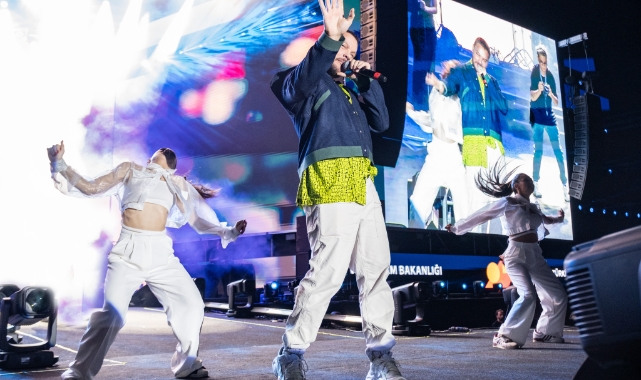 Kültür Yolu Festivalinde Sinan Akçıl sahne aldı