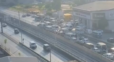 Magandalar şehirlerarası yolu trafiğe kapattı