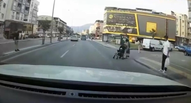 Makas atan araç az kalsın faciaya neden oluyordu