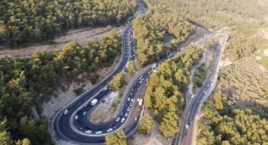 Muğla'da arızalanan otobüs trafiği felç etti