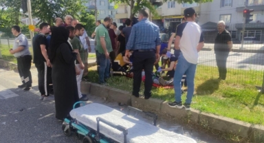 Otomobil motosiklete çarptı