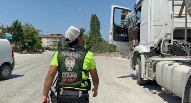 Polis'ten hafriyat kamyonlarına uygulama