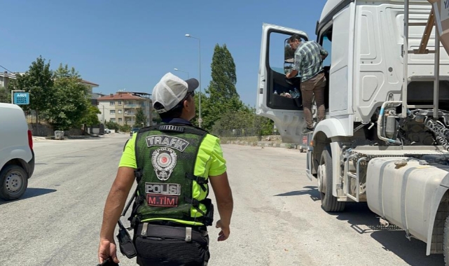 Polis'ten hafriyat kamyonlarına uygulama