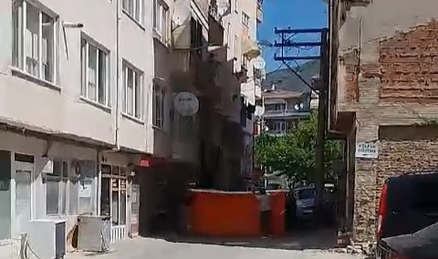 Psikolojik sorunları olan şahsı itfaiye ikna etti