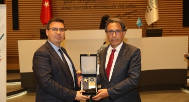 Spor Şenlikleri’nde görev alanlara teşekkür plaketi