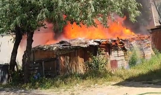 Tandır yandı, depo kullanılmaz hale getirdi