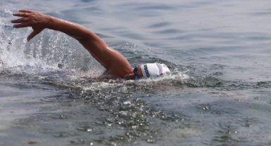 Armutlu'dan Mudanya'ya 12 kilometre yüzdüler...