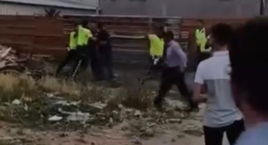 Arsa kavgasında akrabalar birbirine girdi