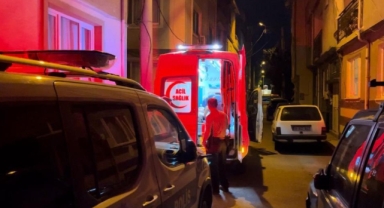 Babasına kızdı başını cama vurdu, hastanelik oldu