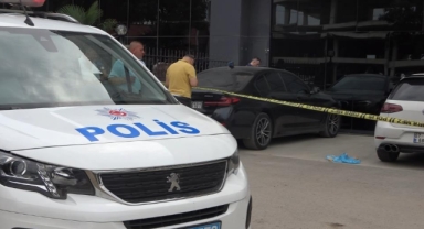Boşanma davası sonrası eşini bacağından vurdu