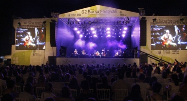 Bursa Festivali’nde yıldızlar geçidi