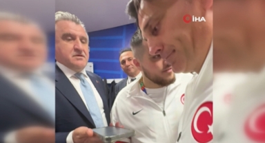 Cumhurbaşkanı Erdoğan'dan Milli Takım'a tebrik telefonu