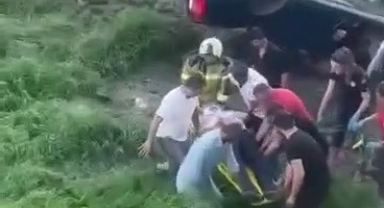 Direksiyon hakimiyetini kaybedip dereye uçtu