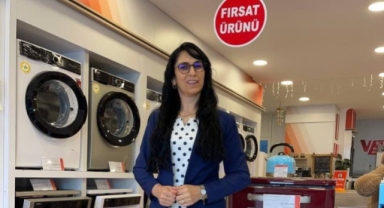 Evinde anne, tarlada çiftçi, mağazada patron