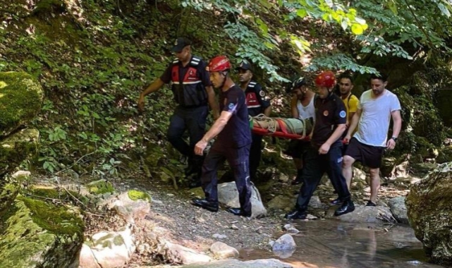 Fotoğraf çekilirken kayalıklardan düştü