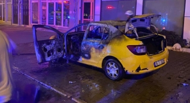 Gemlik’te ticari taksi alevlere teslim oldu