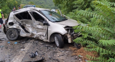 İnegöl'de feci kaza: 1 ölü, 3 yaralı