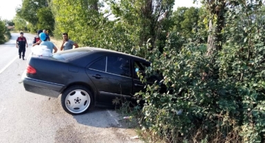 İnegöl'de otomobil ağaçlara çarptı: 2 yaralı