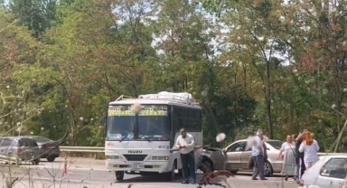 İnegöl'de otomobil ile otobüs çarpıştı: 1 yaralı