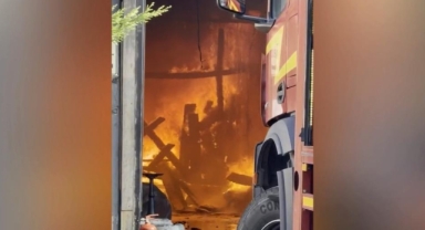 İnegöl'de sandalye fabrikasında yangın